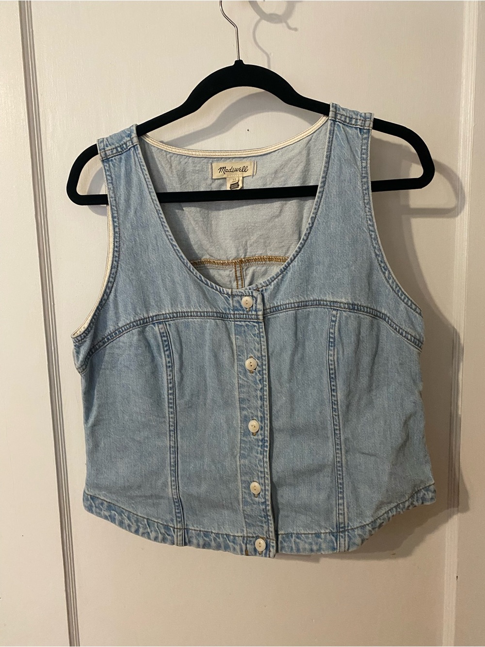 Madewell Denim Button Front Sleeveless Top in Fitzgerald Wash 12 - Picture 3 of 5
